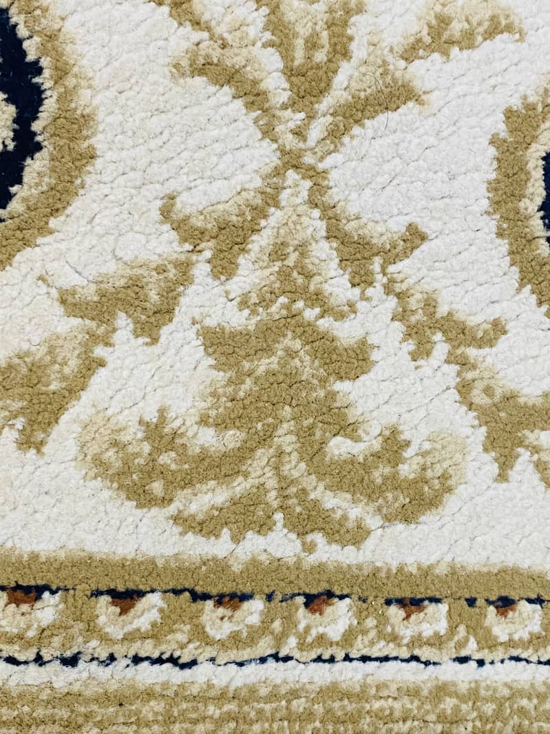 Carpet for sale beige colour 2