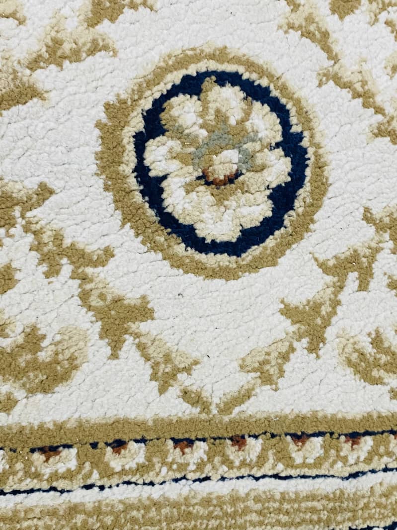 Carpet for sale beige colour 3