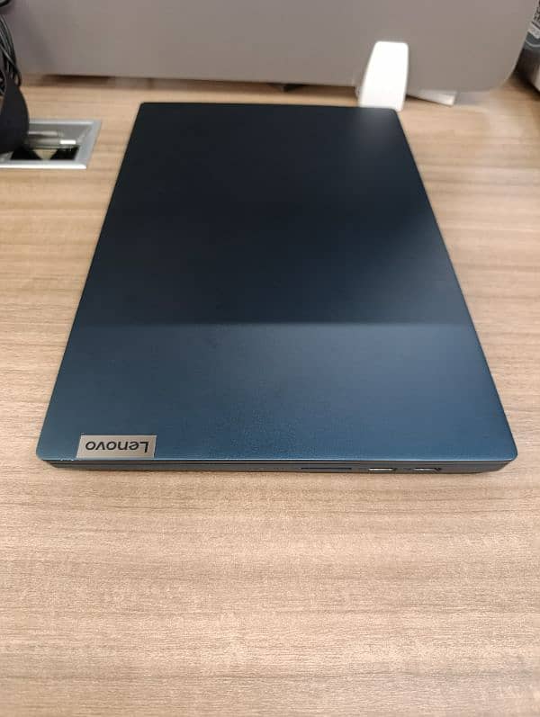 Lenovo Laptop 8 GB 256 GB, Touchscreen 3