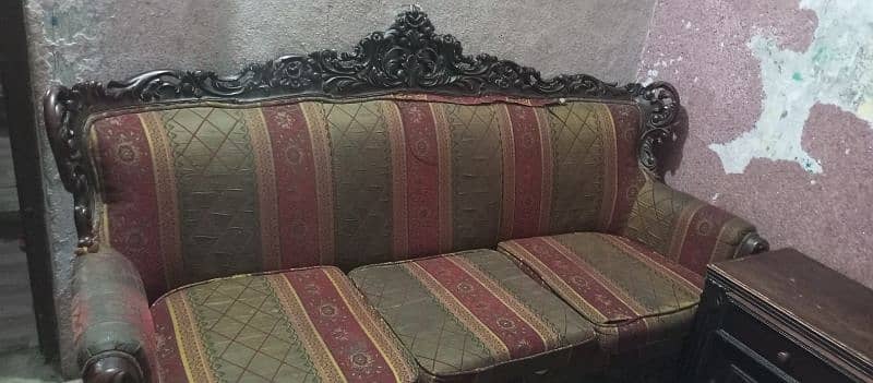 chaniuti wood sofa set urgent sale 0,3,3,1,5,7,7,1,5,4,7 0