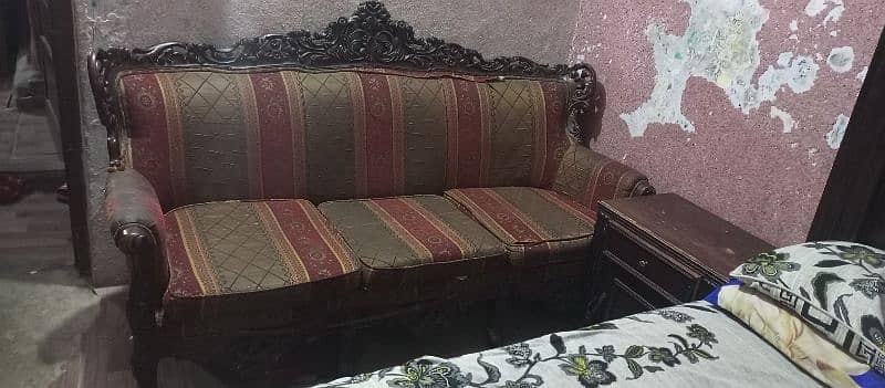 chaniuti wood sofa set urgent sale 0,3,3,1,5,7,7,1,5,4,7 1