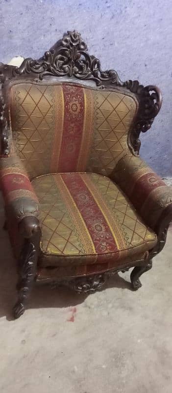 chaniuti wood sofa set urgent sale 0,3,3,1,5,7,7,1,5,4,7 2