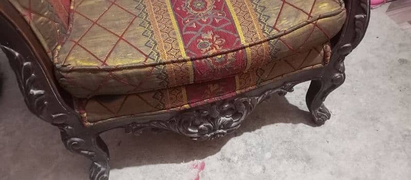 chaniuti wood sofa set urgent sale 0,3,3,1,5,7,7,1,5,4,7 4