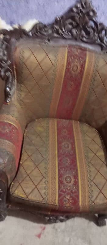 chaniuti wood sofa set urgent sale 0,3,3,1,5,7,7,1,5,4,7 5