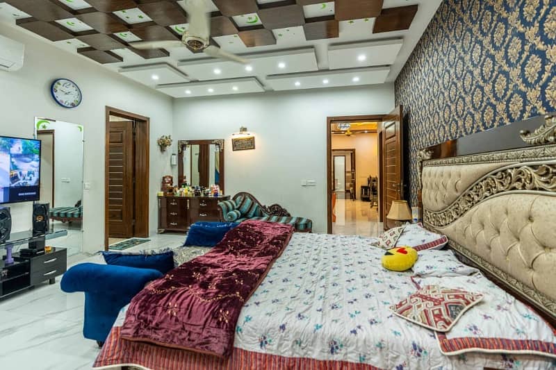 Modern 10 Marla Luxury House For Sale | Stylish Living At Its Best 5