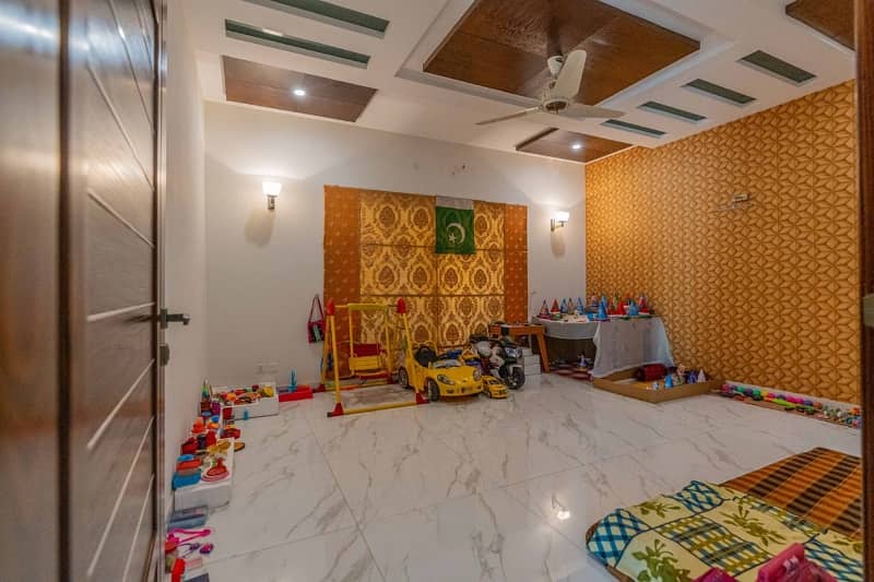 Modern 10 Marla Luxury House For Sale | Stylish Living At Its Best 11