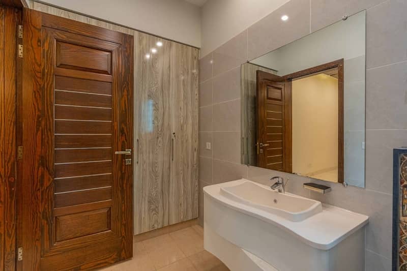 Modern 10 Marla Luxury House For Sale | Stylish Living At Its Best 15