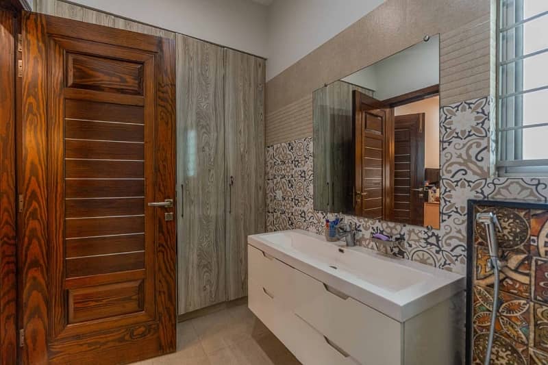 Modern 10 Marla Luxury House For Sale | Stylish Living At Its Best 20