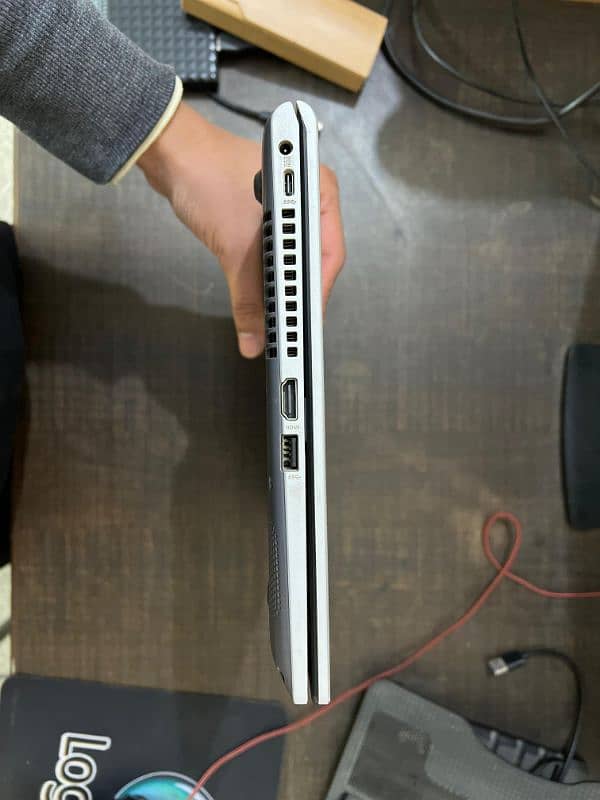 Asus VivoBook 3