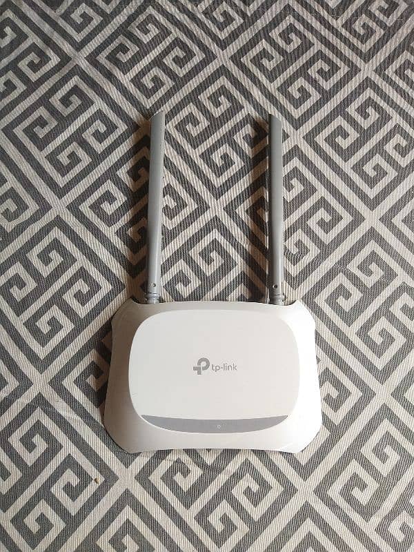 TP-Link 300MBps WiFi Router Device 2 Antenna 1