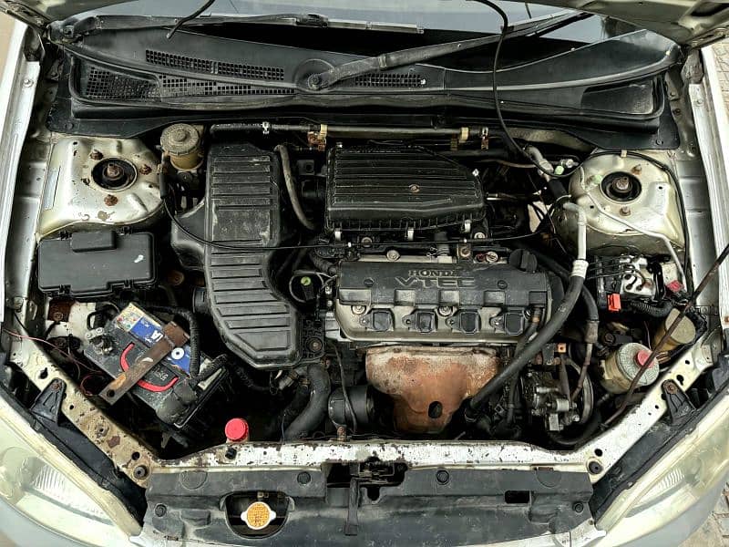 Honda Civic Oriel 2004 4