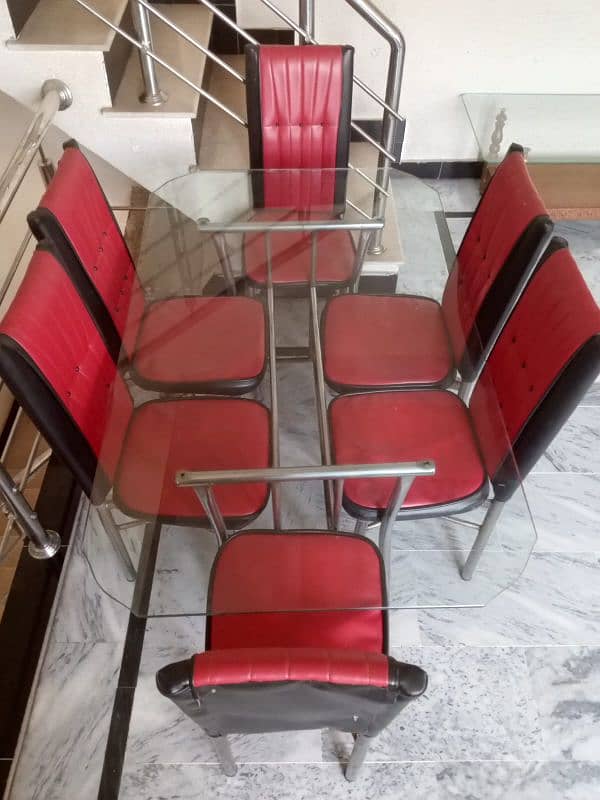 look new  used in family 6 seater dining table 1