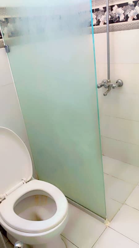2 Bed Flat Available For Sale 8