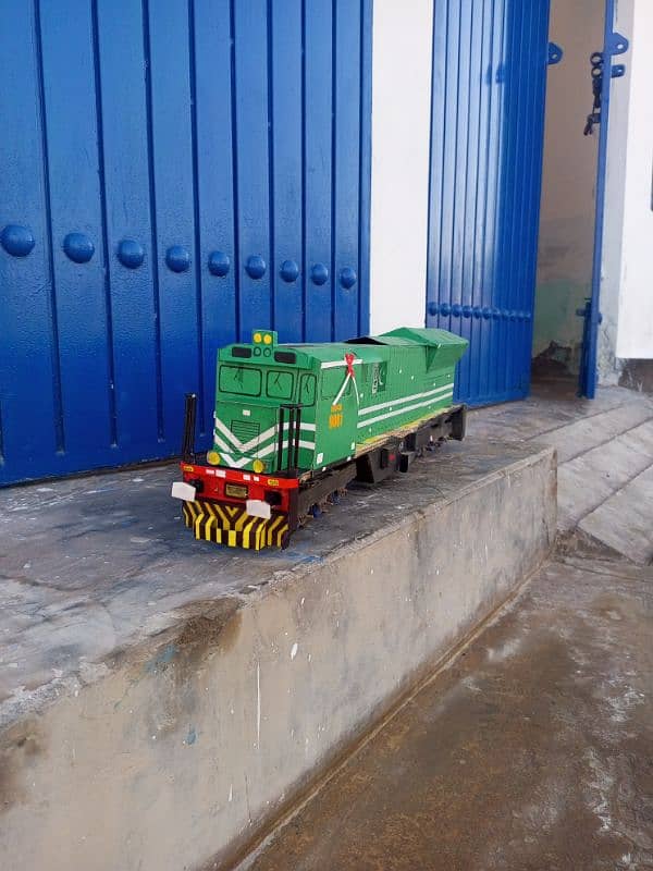 Geu 40 9001 pak train model 2