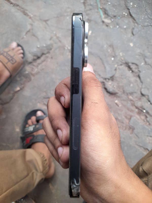 IPHONE 14pro 4