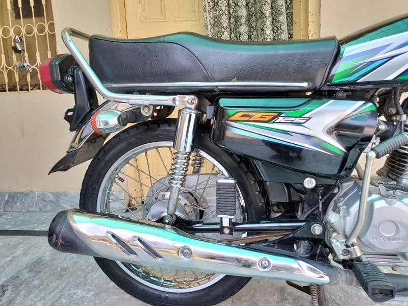 Honda 125 2023 4