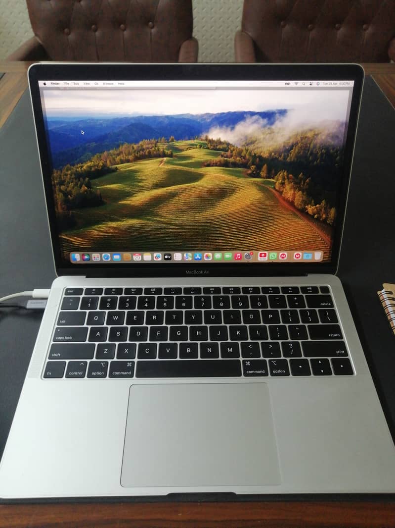 A1932 Model 2019 Apple Macbook 1