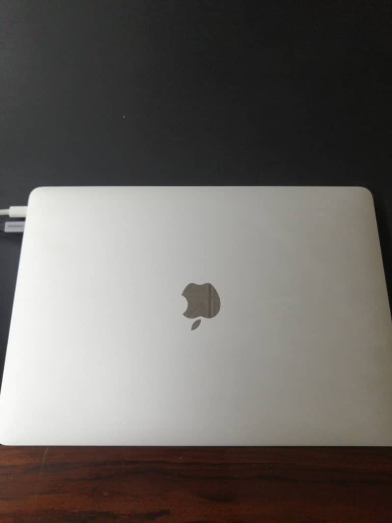 A1932 Model 2019 Apple Macbook 2