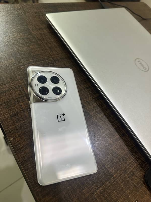 one plus 12       16gb 512gb 4