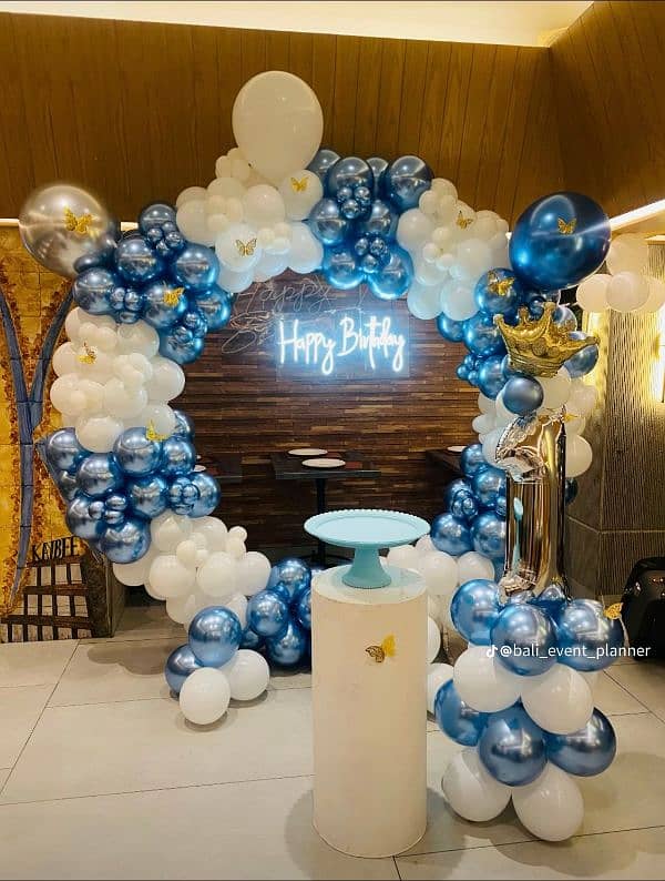 Balloon dacoration service Available 2
