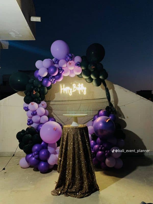 Balloon dacoration service Available 3