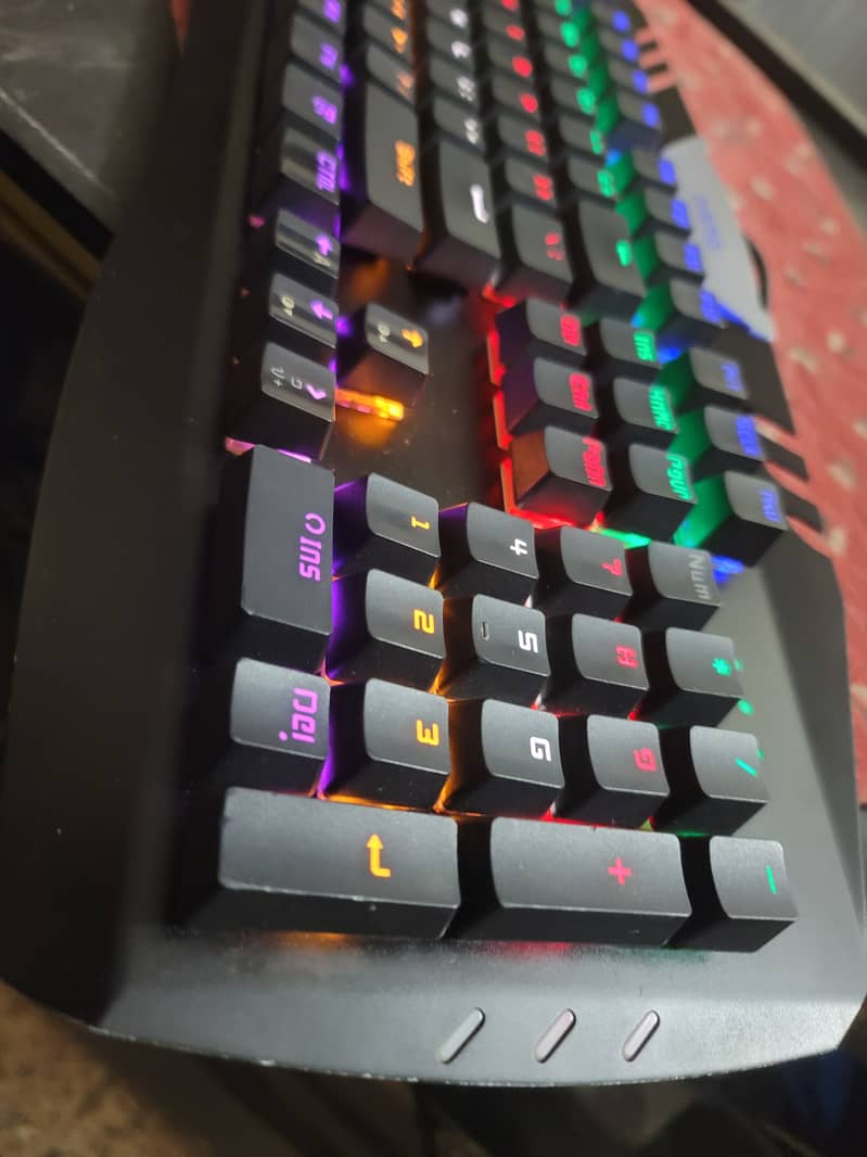 Gaming Mechanical Keyboard (Blue Switches) 1