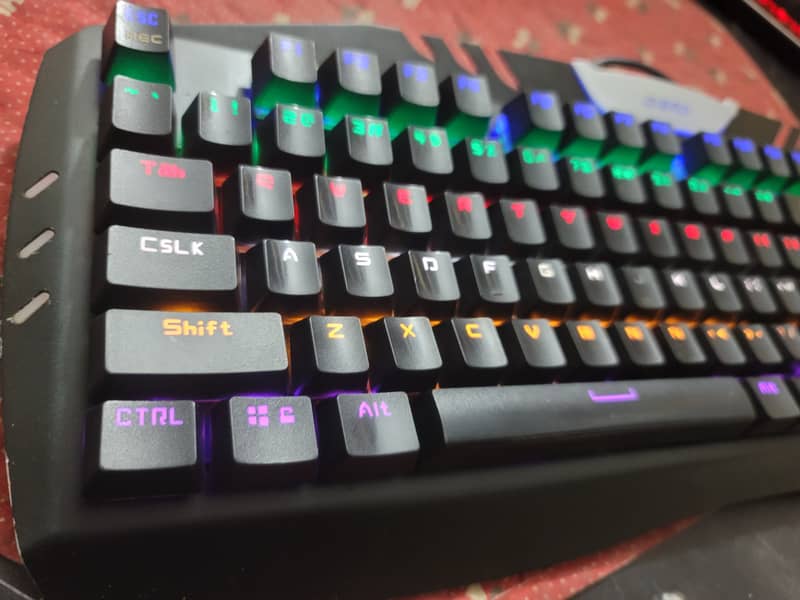 Gaming Mechanical Keyboard (Blue Switches) 2