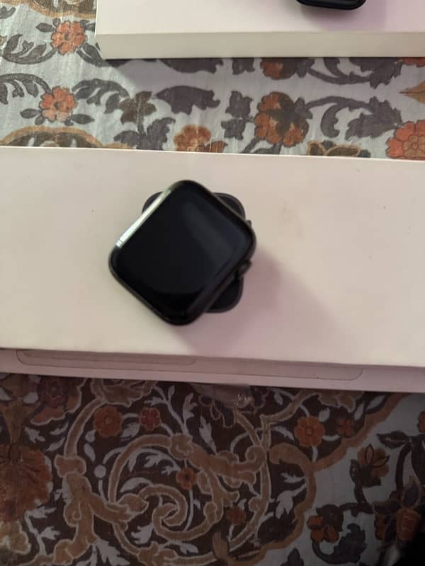 Apple Watch series Se 44mm Gray Alu Black sport band GPS 0