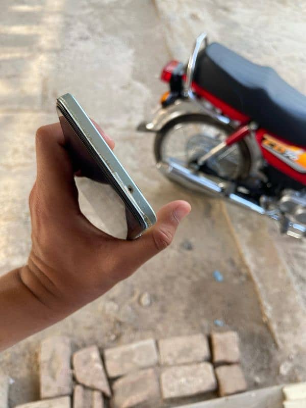 oppo F21 pro 5 G 4