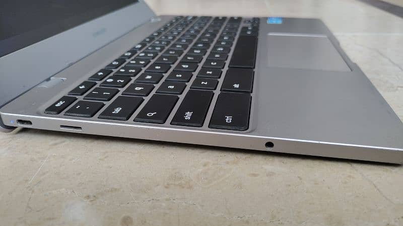 Samsung Chromebook slim latest model 1