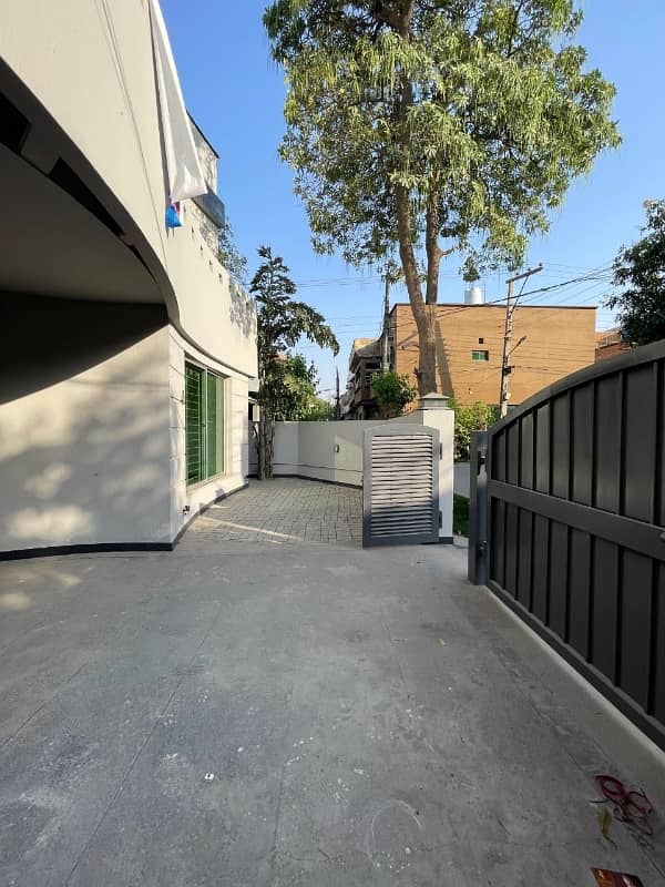 10 Marla house For Sale 21