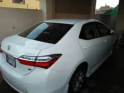 Rent a car in Lahore Toyota corolla Altis honda civic Prado Fortuner 1