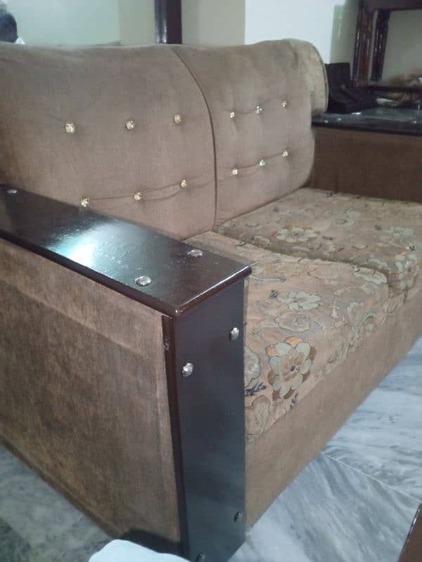 6 seater sofa set available in Low price 5
