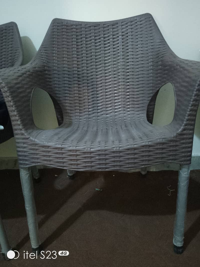 4 chairs and one table 0