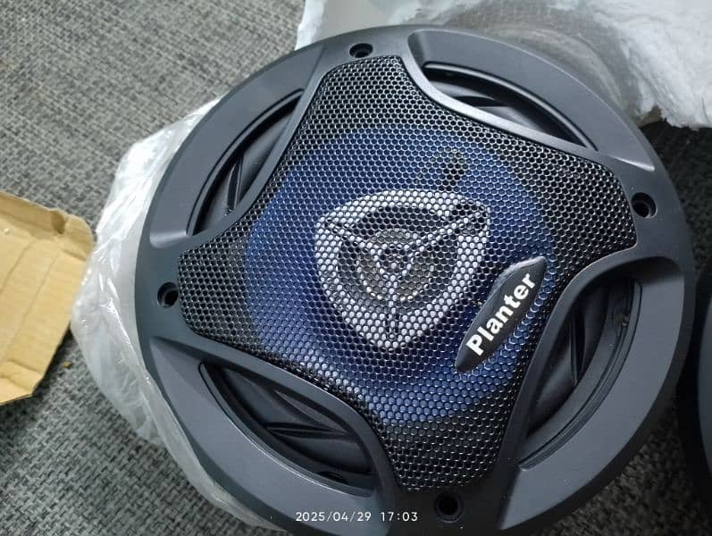 planter car speaker 1