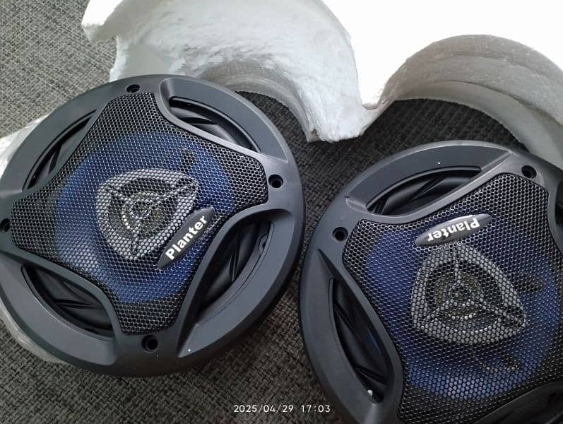 planter car speaker 2