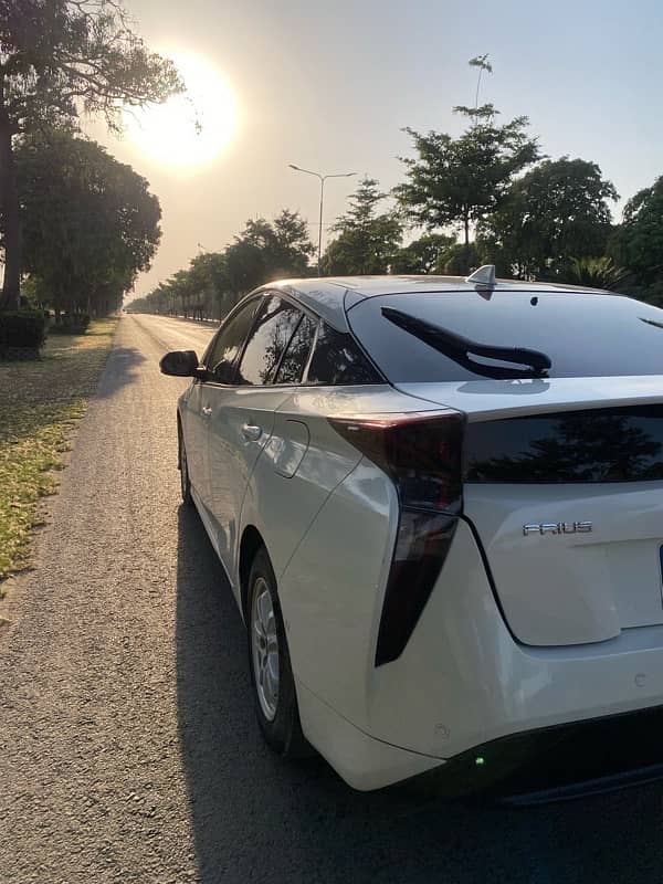Toyota Prius 2016 4