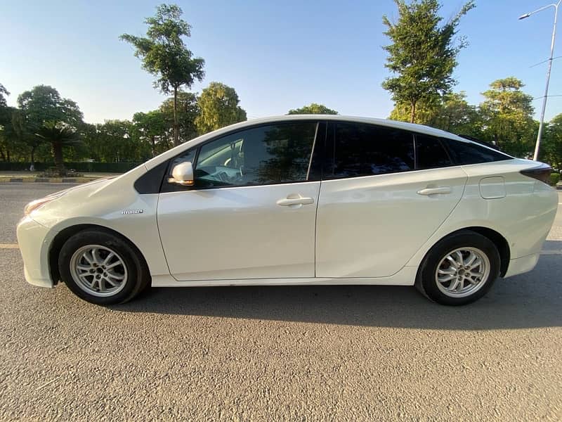 Toyota Prius 2016 6