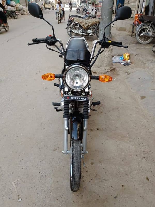 SUZUKI GD 110 BLACK 2