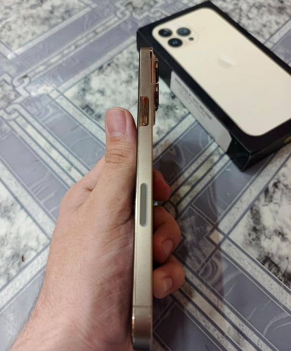 iPhone 13 pro max 4
