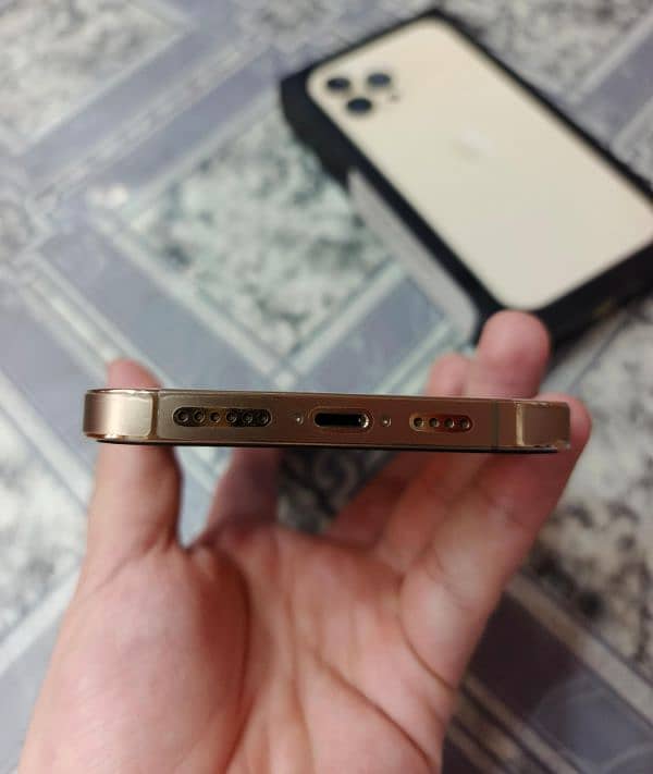 iPhone 13 pro max 5