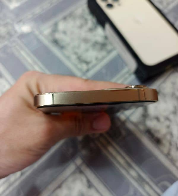 iPhone 13 pro max 6