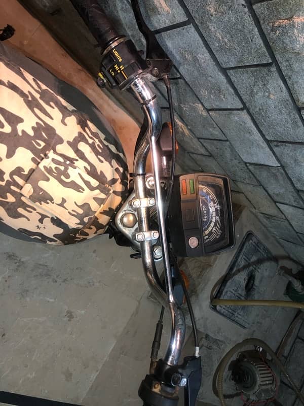 bike is very good condition bike is totally genuine 2