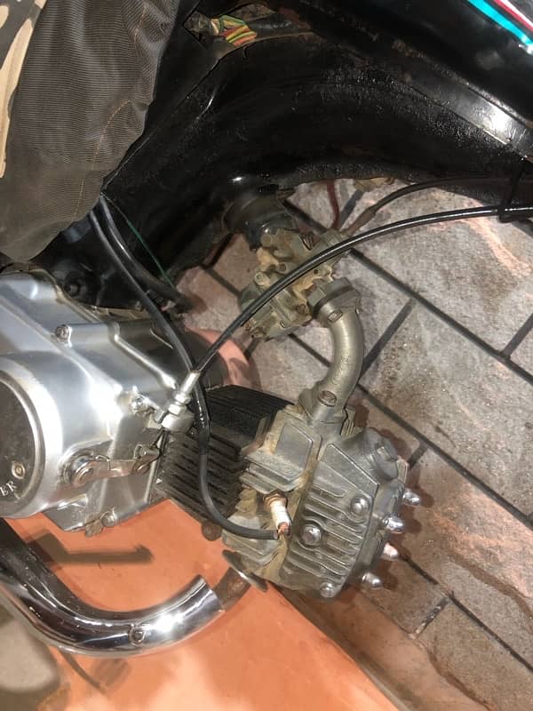 bike is very good condition bike is totally genuine 3