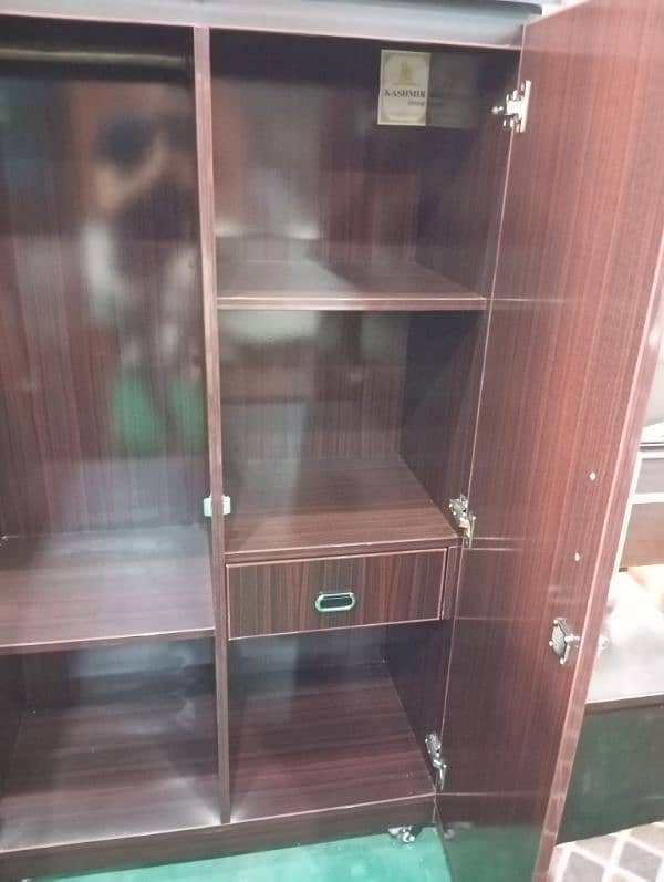 5 ft cupboard 1