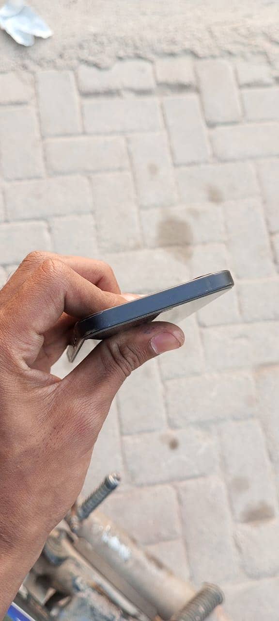 I phone 12 4