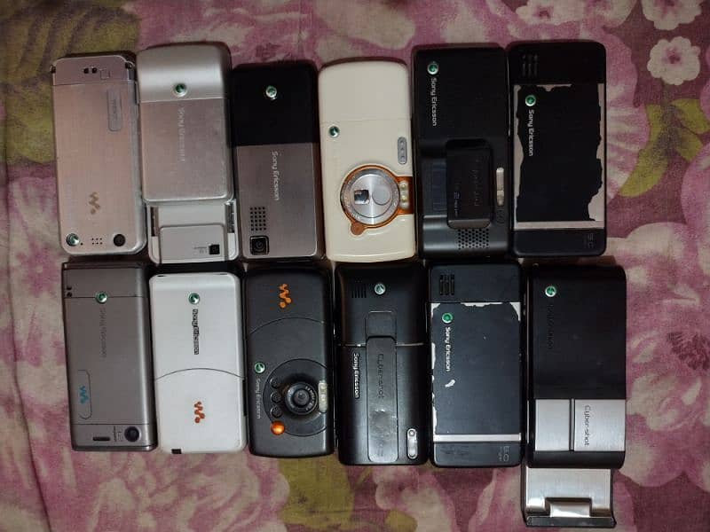 Sony Ericsson some famous models all ok with original charger 3