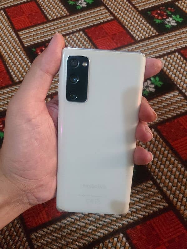 Samsung s20 FE 0