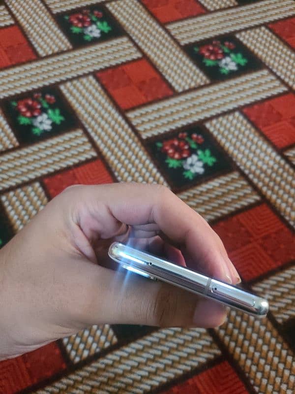 Samsung s20 FE 4