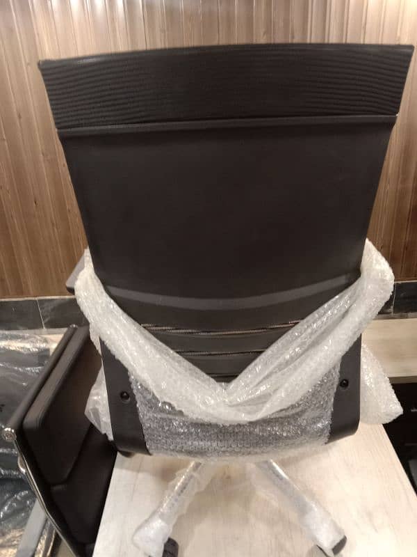 OFFICE MEDIUM BACK CHAIR (IMPORTED) 1